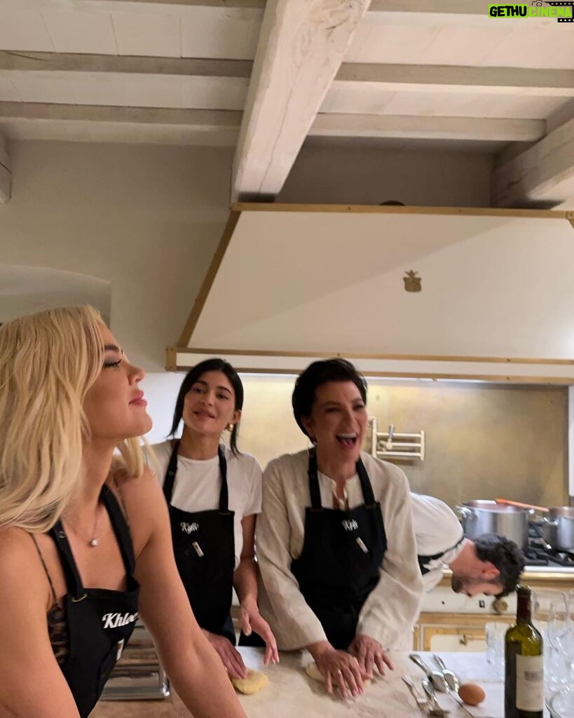 Kris Jenner Instagram - Italy never tasted so good! 🇮🇹🍕🍝