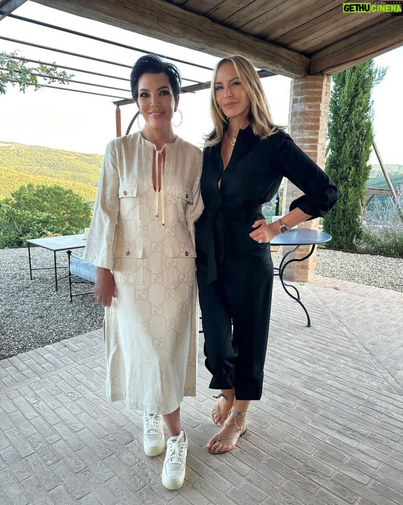 Kris Jenner Instagram - Under the Tuscan sun 🇮🇹☀️