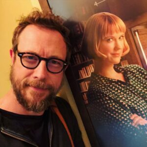 Kristen Holden-Ried Instagram - Always great to see one of my favourite people in this whole wide world!
She gives the best hugs. 
Although I must admit, it made for an awkward moment with a poster...
@leelaurensmith