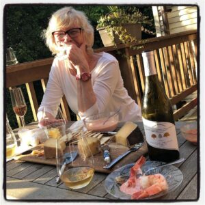 Kristen Holden-Ried Instagram - Happy Birthday Mom :)

#farmlife