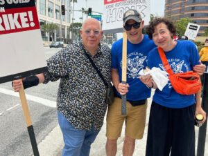 Kristen Schaal Instagram - Another day another shout out to @chandrathomas for holding down WB as strike captain, the fans of @ourflaghbomax supplying sandwiches and love, Eddie!, Wonder Woman!, and of course Scotty Landes. #wgastrike