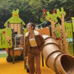Kung Ching-Ting Instagram - 與剛放學的國小生們搶公園🫶🏻 拍到一半旁邊的媽媽對小孩說 那邊姊姊在拍照先不要過去喔🥹 成功拍出無人背景 現在的家長太貼心了ಥ_ಥ #ootd #美拉德 晴光公園