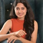 Kushee Ravi Instagram - Santoor has a rich history across three decades, and millions of women have embraced it for their skin care needs. Here’s my reason for being a loyal consumer of Santoor. What’s yours? And, if you haven’t tried it yet, you should today! @santoorstayyoung ಸಂತೂರ್ ಅನ್ನು ಲಕ್ಷಾಂತರ ಮಹಿಳೆಯರು ತಮ್ಮ ತ್ವಚೆಯ ಆರೈಕೆಗಾಗಿ ಅಳವಡಿಸಿಕೊಂಡಿದ್ದಾರೆ. ಸಂತೂರ್‌ನ ನಿಷ್ಠಾವಂತ ಬಳಕೆದಾರರಾಗಲು ಇದು ನನ್ನ ಕಾರಣವಾಗಿದೆ. ಮತ್ತೆ ನಿಮಗೆ? ಇಲ್ಲದಿದ್ದರೆ, ಇಂದೇ ಪ್ರಯತ್ನಿಸಿ ನೋಡಿ! #santoor #allnewsantoor #SantoorStayYoung #sandalturmeric