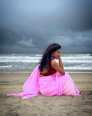 Kusuma Degalamari Instagram - Swipe left to see timeless elegance.

PS: 3rd one is my fav ❤️

Beach, sea, saree, captions, photography, travel, photoshoot, 

#baby #babythemovie #kusuma #kusumadegalamari #travel #travelstories #solotrip #beach #saree #picoftheday #photooftheday #love #sunset #instagood #ootd