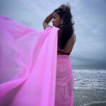 Kusuma Degalamari Instagram - Draped in pink by the sea, where every sunset is a masterpiece. 🌅💖 #sareeserenity #beachbaby Beach, sea, saree, captions, photography, travel, photoshoot, #baby #babythemovie #kusuma #kusumadegalamari #travel #travelstories #solotrip #beach #saree #picoftheday #photooftheday #love #sunset