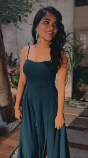 Kusuma Degalamari Instagram - Sammohanuda….

 

Thanks for this beautiful gown @resonatedeattire 

#kusuma #kusumadegalamari #baby #babythemovie #reelitfeelit #reelkarofeelkaro #sammohanuda #trendingreels #telugucinema #teluguactress #telugusongs #telugubgm #actor #actorslife