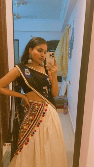Kusuma Degalamari Instagram - Trend 🙈

#tamilsong #tamil #tamilcinema #lovesongs #love #reelitfeelit #trending #transitionreels #lehenga #whiteandblack #reelkarofeelkaro #explorepage✨ #explore #fyp #fypage #kusumadegalamari #viral #viralvideos #telugucinema