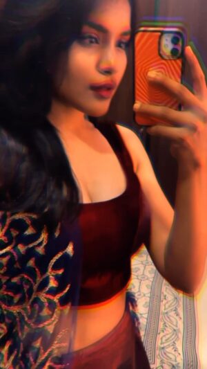 Kusuma Degalamari Instagram - Vibe check

#desparado #sajaungalutkarbhi #reelitfeelit #reelkarofeelkaro #traditional #bollywood #love #explorepage #explore #foryou #fyp #kusumadegalamari