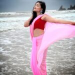 Kusuma Degalamari Instagram - POV: you’re in love with beach 🏝️ #oldsongs #teluguoldsongs #telugucinema #telugusongs #love #lovesongs #kusuma #kusumadegalamari #instadaily #explore #fyp #fypシ #reelitfeelit #reelkarofeelkaro #trending #trendingreels #kusuma #kusumadegalamari #baby #babythemovie #pov Telugusongs, captions, sea, saree, beach, photography, photoshoot, music,