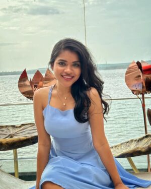 Kusuma Degalamari Instagram - Lost in blue, with flowers by the sea—a serene moment painted in simplicity and grace.

Sea, sky, beach, blue dress, goa, throwback, flowers, ootd, vibe, photography, travel life, travel photography, holiday, vacation, actor, kusuma