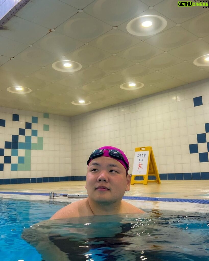 Kwak Joon-bin Instagram - 아시안게임 보고 자극 한국 국가대표를 향해 #수영 Seoul, Korea
