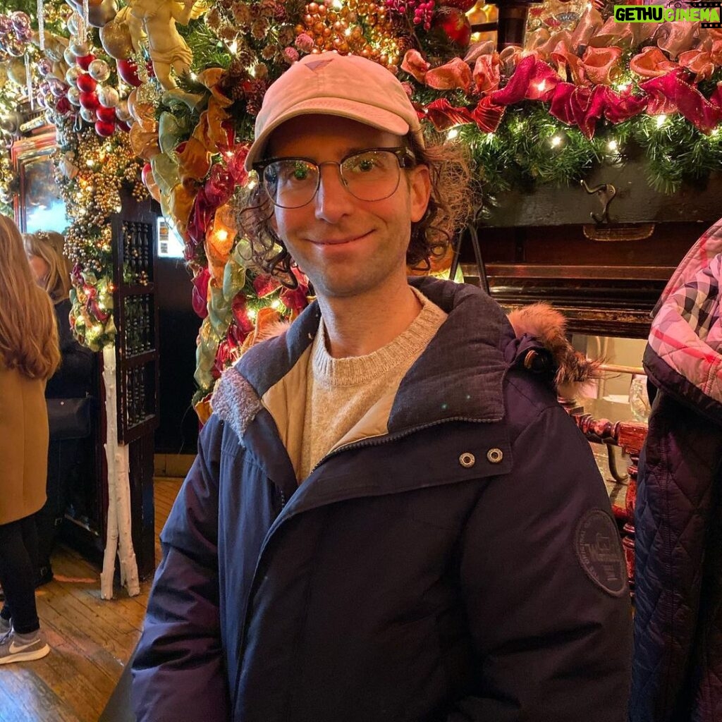 Kyle Mooney Instagram - happy holidays :)