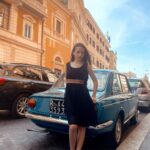 Lévanah Solomon Instagram - Roma dump ☀️🌺🦋🌿 Ta photo préférée ? *Photos retouchées _______ #picoftheday #pictureoftheday #photography #photooftheday #travel #sky #italy #rome #beige #blue #tan #aesthetic #mood #vibes #summer #colors #color #light #white #ootd #outfit #vacation #holiday #girl #neutral #pink Rome, Italy