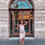 Lévanah Solomon Instagram - Roma dump ☀️🌺🦋🌿 Ta photo préférée ? *Photos retouchées _______ #picoftheday #pictureoftheday #photography #photooftheday #travel #sky #italy #rome #beige #blue #tan #aesthetic #mood #vibes #summer #colors #color #light #white #ootd #outfit #vacation #holiday #girl #neutral #pink Rome, Italy