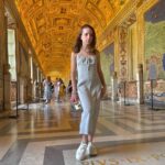 Lévanah Solomon Instagram – ✅ Visiter la Chapelle Sixtine 🥰
________

#picoftheday #pictureoftheday #photography #photooftheday #travel #italy #rome #beige #tan #aesthetic #mood #vibes #summer #colors #color #light #white #ootd #outfit #pink #pastel #vacation #holiday #girl #neutral #museum #sixtinechapel