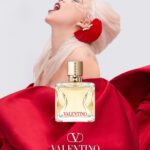 Lady Gaga Instagram - Valentino Voce Viva 💛💕 #ValentinoBeauty #ValentinoVoceViva #VoceVivaChorus @MaisonValentino