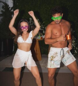 Larissa Manoela Instagram - mood sabadou 🤪🎉