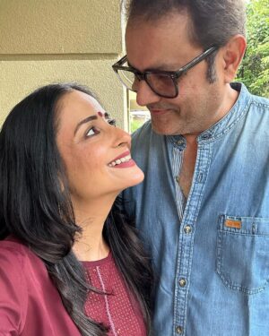 Lataa Saberwal Instagram - Don’t think that we “don’t fight” after looking at this pic 😂😂. After all marriages are made in heaven ❤️ @sethsanjeev

#lataasaberwal #couplegoals #authenticallylataa #couple #couples
