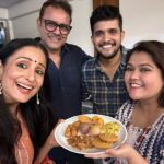 Lataa Saberwal Instagram - When my ‘Rajkumaari’ came home ❤️ . Akshaya , not just an actor but now an entrepreneur too!! She is a great inspiration to all the young people who want to follow their heart. She is also one of my young friends who helped me in my journey as a content creator. WATCH OUR FULL VLOG on my YouTube channel. LINK IN INSTA STORY AND CHANNEL LINK IN BIO❤️❤️ NOW YOU CAN ORDER FROM 👇 AKSHAYA 'S CULTURE KITCHEN CONTACT DETAILS 👇👇 Calling + Whatsapp : 917507616150 Whatsapp : +918104006095 @culture.kitchen23 @sethsanjeev