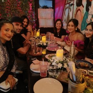 Lataa Saberwal Instagram - You have always made me feel special, even on your b'day!! Love our bond 🧿🧿🧿. Wish you all the happiness. ❤❤
@shivangijoshi18