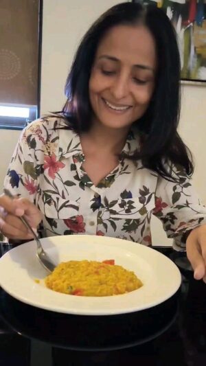 Lataa Saberwal Instagram - 𝑬𝒂𝒕𝒊𝒏𝒈 अनाज 😋 𝒂𝒇𝒕𝒆𝒓 7 𝒅𝒂𝒚𝒔 𝒐𝒇 𝑨𝒉𝒂𝒓𝒗𝒆𝒅𝒂 𝒅𝒊𝒆𝒕 𝒇𝒐𝒓 𝒂𝒄𝒊𝒅𝒊𝒕𝒚. 𝑫𝒊𝒅 𝒕𝒉𝒊𝒔 𝒇𝒐𝒓 𝒕𝒉𝒆 𝒇𝒊𝒓𝒔𝒕 𝒕𝒊𝒎𝒆 𝒊𝒏 𝒎𝒚 𝒍𝒊𝒇𝒆!!

#lataasaberwal #vegan #aharveda #naturopathie #healthylunch #healthylifestyle #healthyfood #health #healthyeating #healthyrecipes #healthybreakfast #healthyskin #healthymealpreps #healthymeals #healthyliving #healthiswealth #whatsinmybowl #whatsinmylunchbox #whatsinmypyaalitidaywithlataasaberwal #whatsinmythalitodaylataasaberwal #whatsinmythalitoday