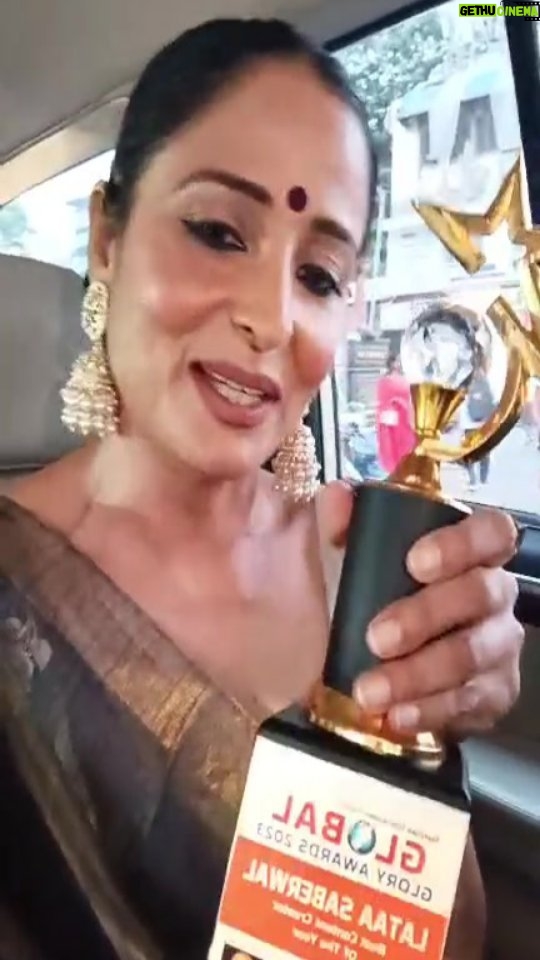 Lataa Saberwal Instagram - My first award "Best content creator of the year 2023