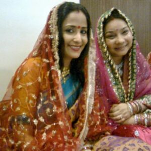 Lataa Saberwal Instagram - Years after years our friendship has grown stronger. Blessed to have you as my friend Sunni. Happy b'day 🎂❤️❤️🧿

#lataasaberwal #authenticallylataa #sunitarajwar