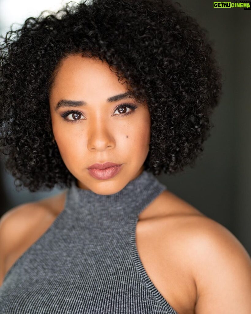 Latonya Williams Instagram - Come at me 2021 👊🏾 New shots by the very talented and oh so lovely @ashleyrossstudios #newyearnewheadshots #actress #headshots #vancouveractor #triskotalentmanagement