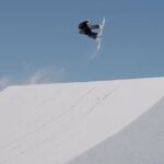 Laurie Blouin Instagram - First day back was 🔥🙌🏻 Thank you @charlesbeckinsale for building such a perfect jump😍!! #Snowboarding #DownUnder 🎥 @samweston2 & @adam.kroenert Thredbo Resort