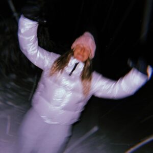 Laurie Blouin Instagram - Reindeers, snowboarding and northern lights 🙌🏻🤍 #Finland #Snowboarding #WinterWonderland