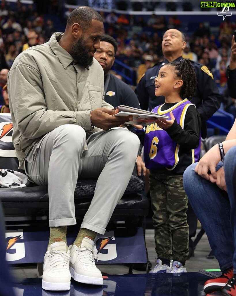LeBron James Instagram - Dear Parker, Nice meeting you! You’re a beautiful Young Black Queen! Don’t let nothing stop u from being whatever your mind and heart desires! Just from our short encounter yesterday I know you’re destined for greatness and i will always love you!!! God bless you and best wishes to you ♾️🤎! Sincerely Mr. LeBron James aka Bugs Bunny friend! 😉😁👑