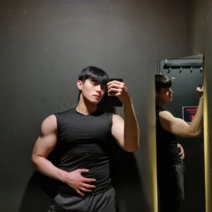 Lee Jae-bin Instagram - 💪