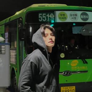 Lee Jae-bin Instagram - #협찬 @hdex__official

운동할때나 산책할때 가볍게 입고 나가기 좋은 에이치덱스 <메인 백로고 후디 집업> 

내구성이 우수한 고중량 원단을 사용한 세미 오버핏 후디 집업으로 단품이나 이너로 사용할 수 있어 다양한 스타일링이 가능한 아이템

오운완은 에이치덱스랑!💪

#협찬 #광고 #hdex @hdex_people_official