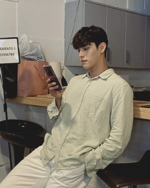 Lee Jae-bin Instagram - 👋