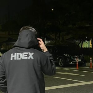 Lee Jae-bin Instagram - #협찬 @hdex__official

운동할때나 산책할때 가볍게 입고 나가기 좋은 에이치덱스 <메인 백로고 후디 집업> 

내구성이 우수한 고중량 원단을 사용한 세미 오버핏 후디 집업으로 단품이나 이너로 사용할 수 있어 다양한 스타일링이 가능한 아이템

오운완은 에이치덱스랑!💪

#협찬 #광고 #hdex @hdex_people_official