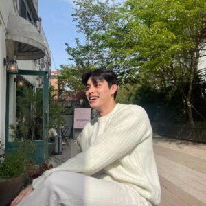 Lee Jae-bin Instagram - ☀️+☕️=❤️
