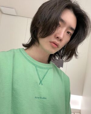 Lee Jong-suk Instagram - 장발 장 이모🙍🏻‍♀️