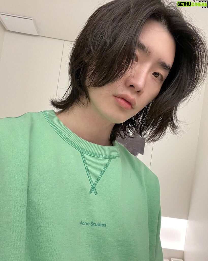 Lee Jong-suk Instagram - 장발 장 이모🙍🏻‍♀