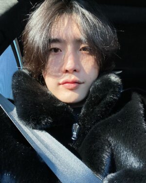 Lee Jong-suk Instagram - 장발 장 이모🙍🏻‍♀️