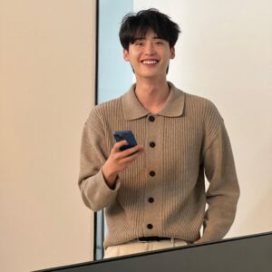 Lee Jong-suk Instagram - 굿모닝🌞