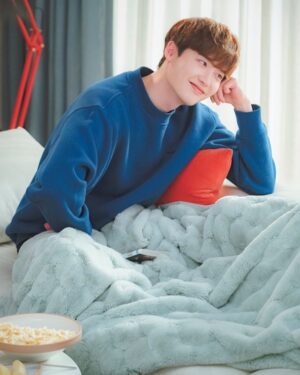 Lee Jong-suk Thumbnail - 3.7 Million Likes - Most Liked Instagram Photos