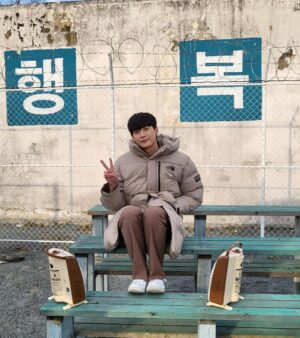 Lee Jong-suk Thumbnail - 3.3 Million Likes - Most Liked Instagram Photos