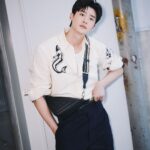 Lee Jong-suk Instagram - @Prada #PradaFW22 #PradaTriangle - 미우치아 프라다와 라프시먼스가 함께하는 프라다 FW22 남성복 컬렉션, 2022년 1월16일 오후10시 프라다 닷컴을 통해 함께 보실 수 있습니다.
