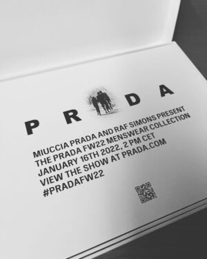 Lee Jong-suk Instagram - @Prada 
 #PradaFW22 #PradaTriangle

-
미우치아 프라다와 라프시먼스가 함께하는 프라다 FW22 남성복 컬렉션, 2022년 1월16일 오후10시 프라다 닷컴을 통해 함께 보실 수 있습니다.