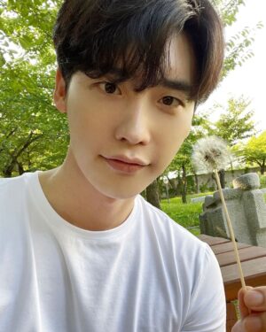 Lee Jong-suk Thumbnail - 4.3 Million Likes - Most Liked Instagram Photos