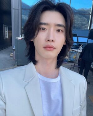 Lee Jong-suk Thumbnail - 3.8 Million Likes - Most Liked Instagram Photos