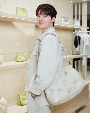 Lee Jong-suk Thumbnail - 3.2 Million Likes - Most Liked Instagram Photos