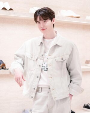 Lee Jong-suk Thumbnail - 3.2 Million Likes - Most Liked Instagram Photos