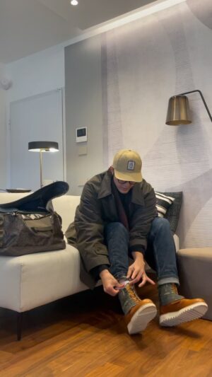 Lee Ki-woo Instagram - 🚶🏻
짧게 뚝딱 다녀와도 이리 좋은데
길게 뚜구닥닥 다녀오면 얼마나 좋으려나🤔
Better together. 
나중에 또 가자. 
또 가요!!

#여행이답이다 #힐링그잡채만두곱빼기 #가족 
#뚜구닥닥가자