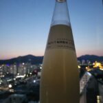Lee Kyu-ho Instagram - "복순도가" 기분좋은 탄산과 특유의 향과 맛 어떤 음식도 어울릴것 같지만 나는 떡볶이 픽! 술마시고 음식 먹는것도 좋지만 이 술은 반대로 음식먹고 술마시는게 좋다 (개인취향) #이규호 #이배우 #선물 #협찬 #복순도가 #울산맛집 #손막걸리추천 #boksoondoga